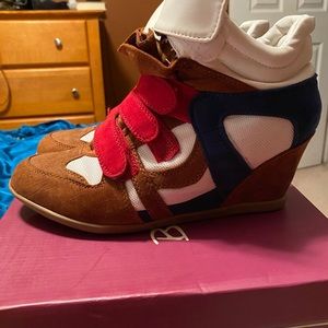 Mariela Wedge Sneaker